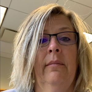 Meet your Posher, Lorie